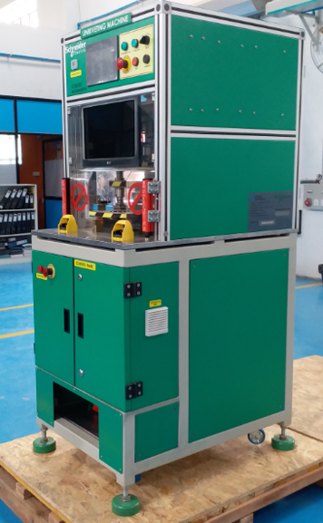 Un riveting Machine​